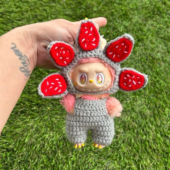 Stranger Things Labubu - Picture 3 of 3